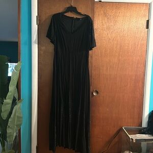 Torrid black/lace long dress w/ short sleeves size 14